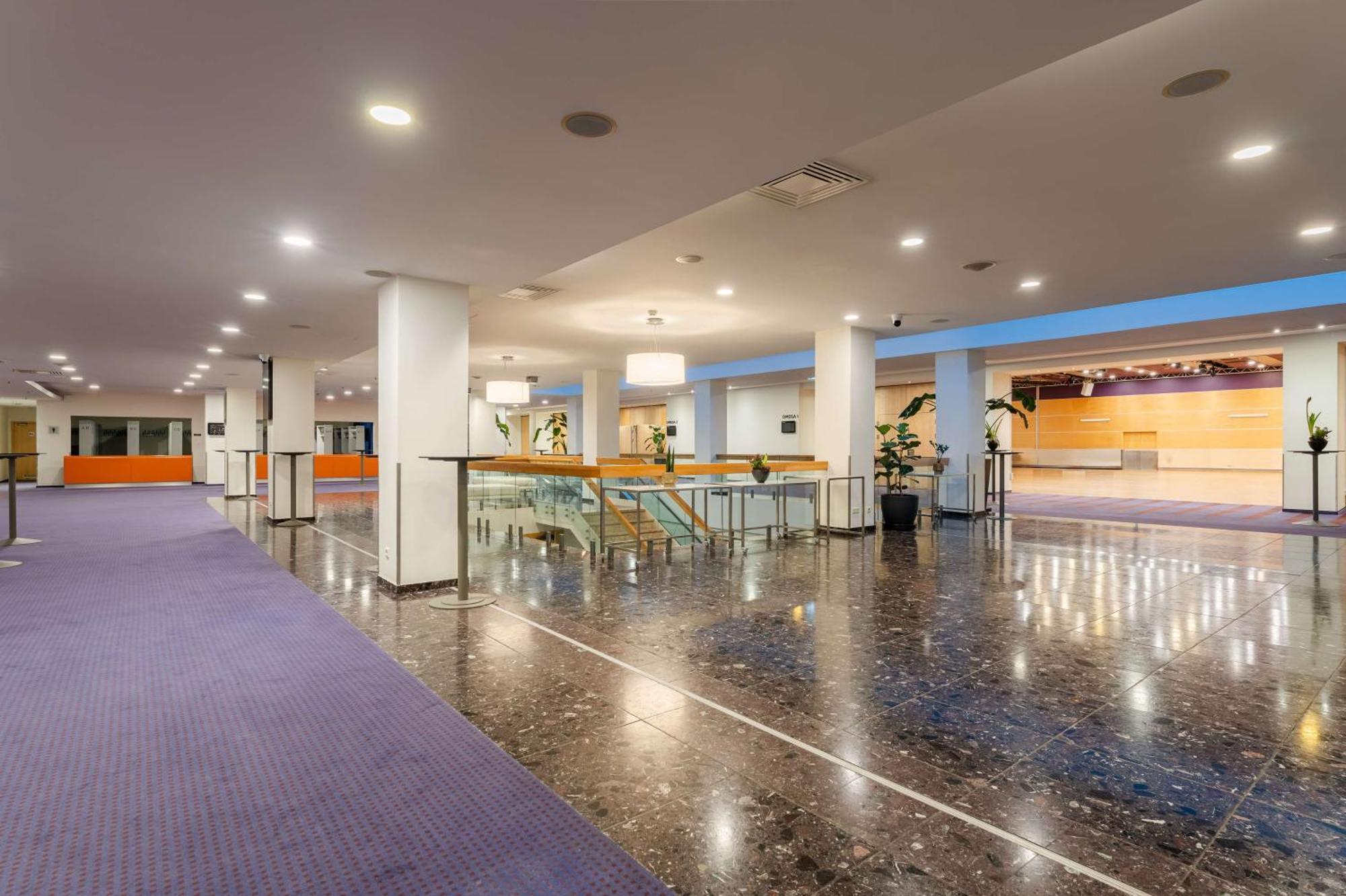 Radisson Blu Latvija Conference & Spa Hotel, รีกา ภายนอก รูปภาพ