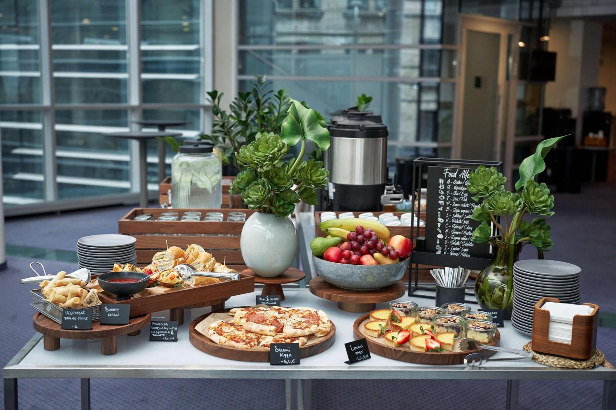 Radisson Blu Latvija Conference & Spa Hotel, รีกา ภายนอก รูปภาพ